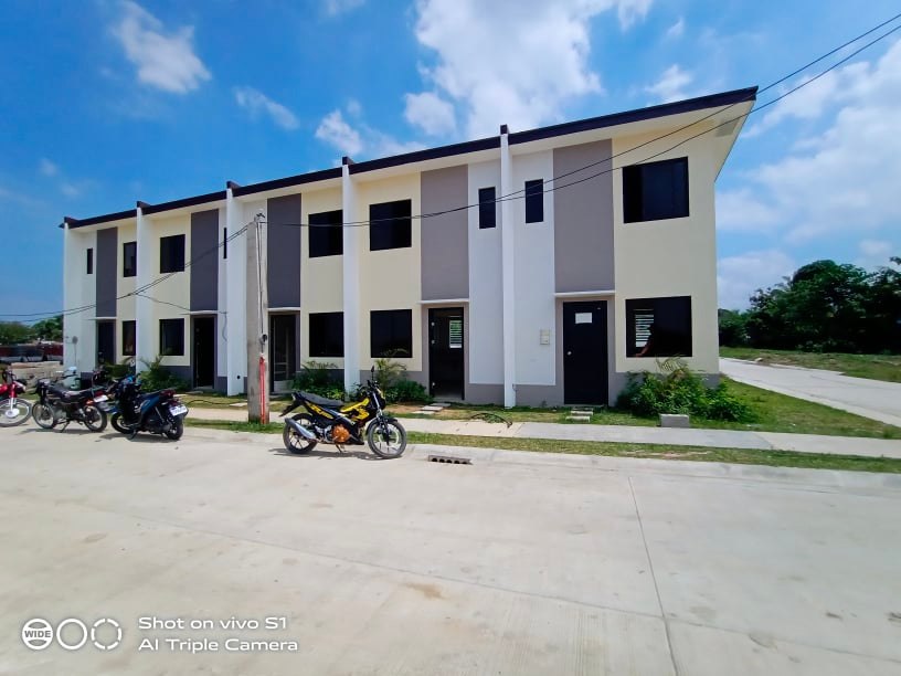 50K DP ONLY! 2BR Townhouse Along Hiway, 1HR to NAIA, MOA