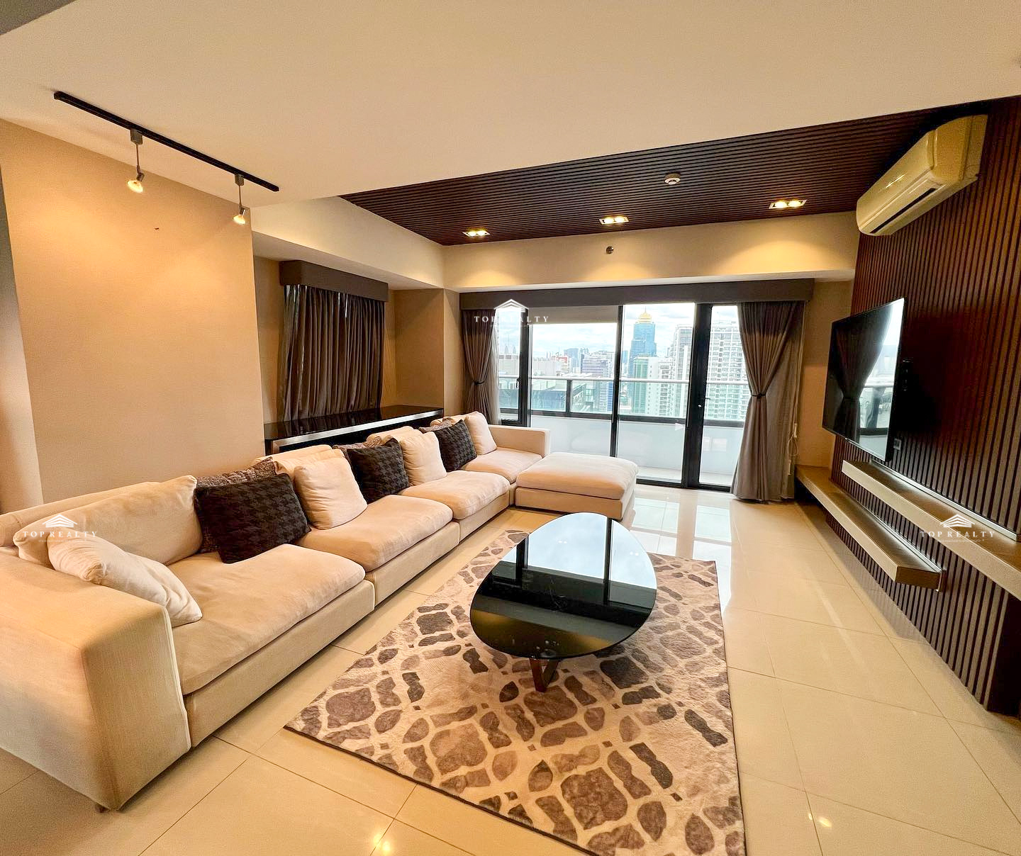 For Sale: 2 Bedroom Condominium in Arya Residences, BGC, Taguig City