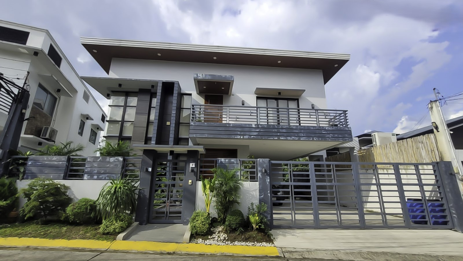For Sale: 2 Storey House in Filinvest 2, Batasan Hills, Quezon City