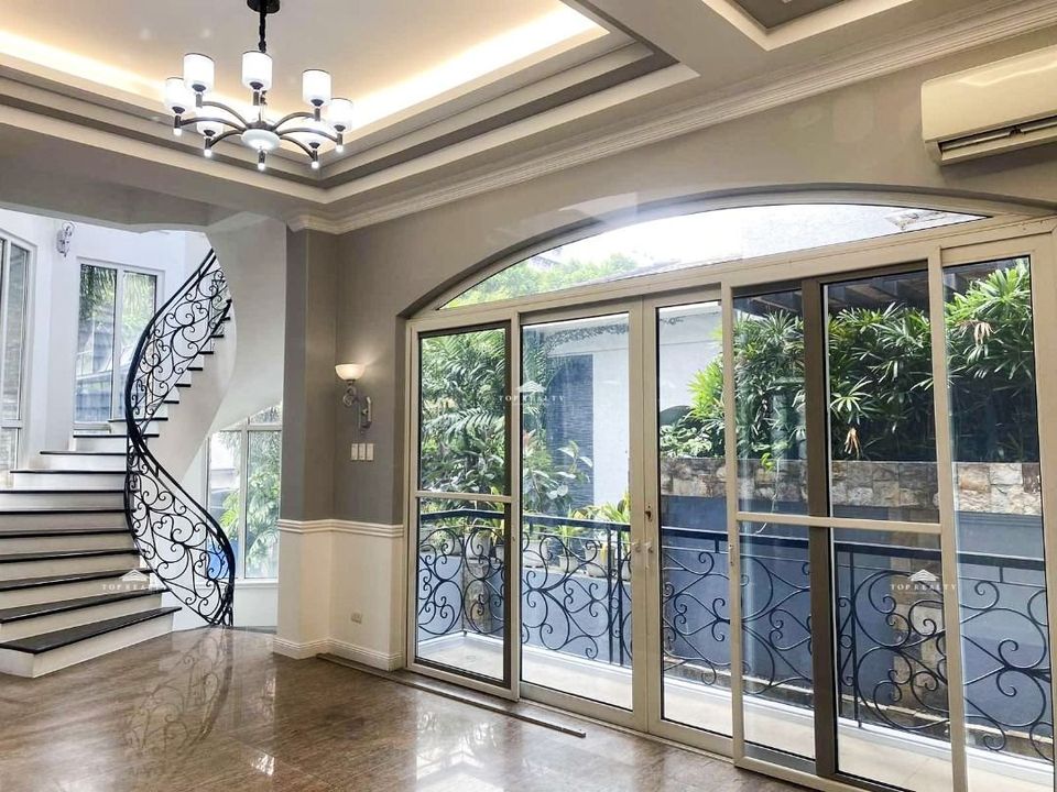 4 Bedroom House for Rent in Mckinley Hill Village, Taguig City