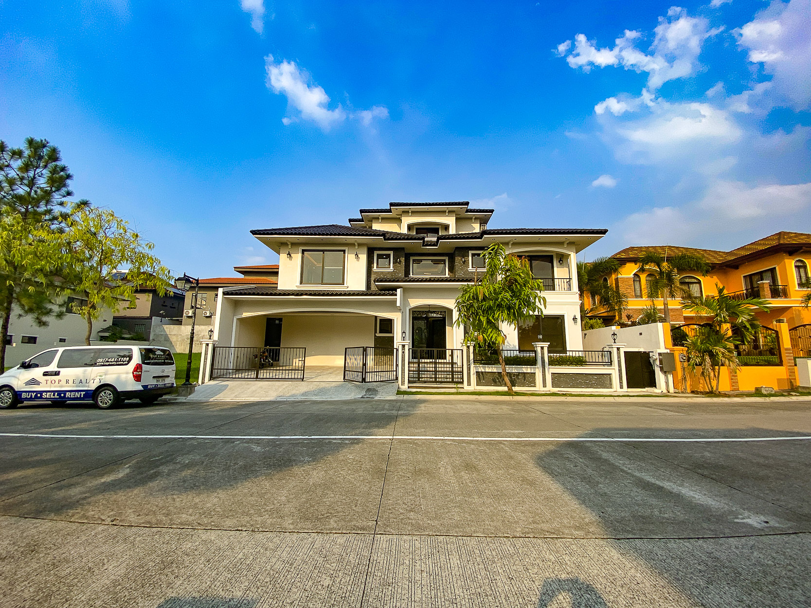 House for Sale in Las Pinas City at Portofino South