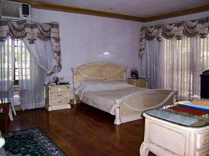 For Sale: 5BR House in Quezon City at Acropolis Green Subdivision