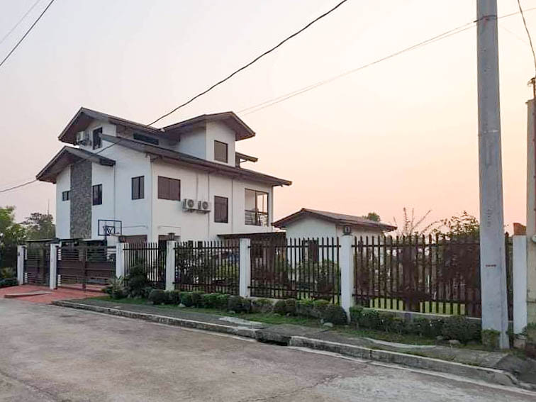 For Sale: Sunvalley Residential and Golf House in Rizal