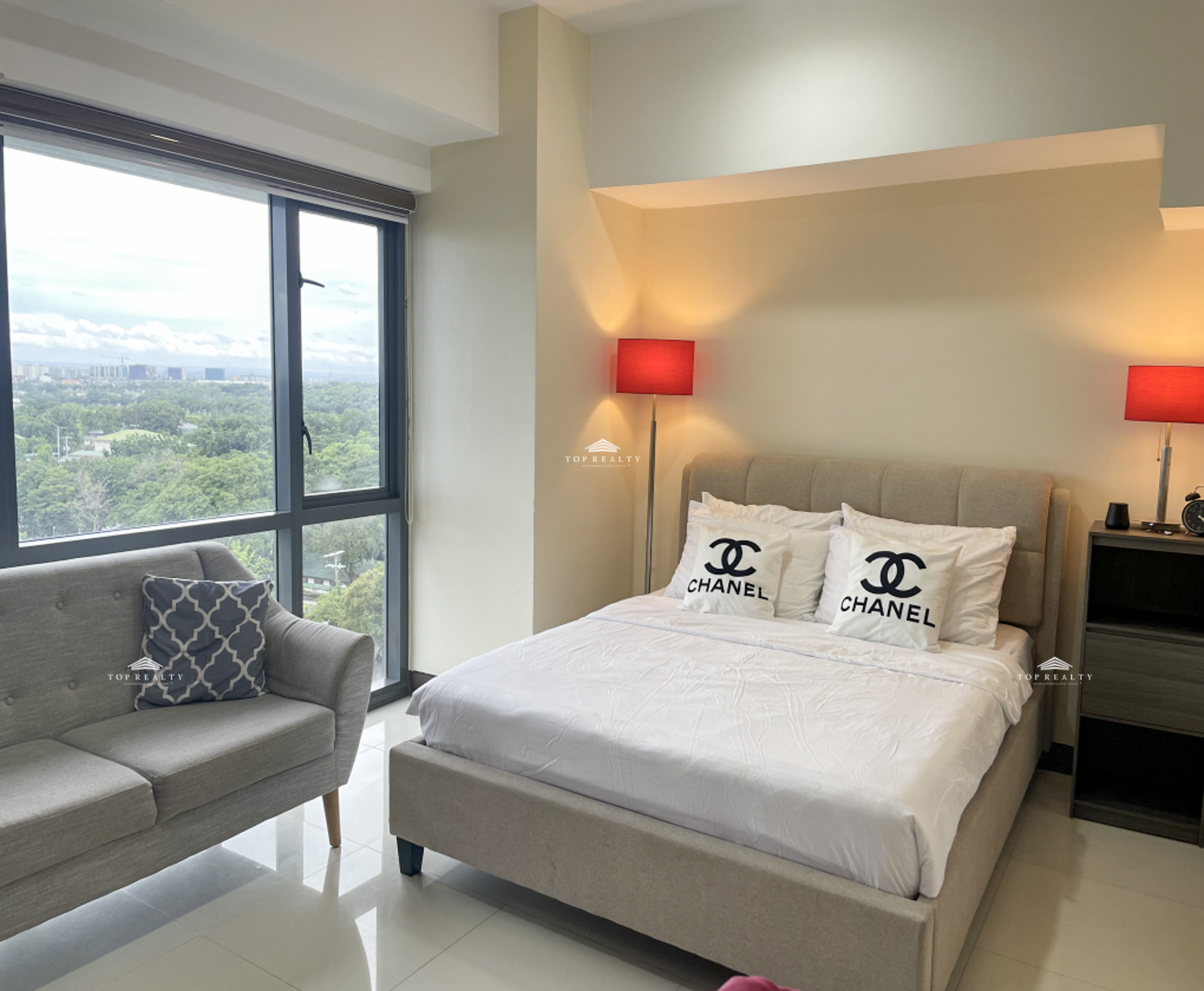 For Rent: 1 Bedroom 1BR Fully furnished Studio Suite Condominium in Mckinley Hill, Taguig City at Viceroy Residences