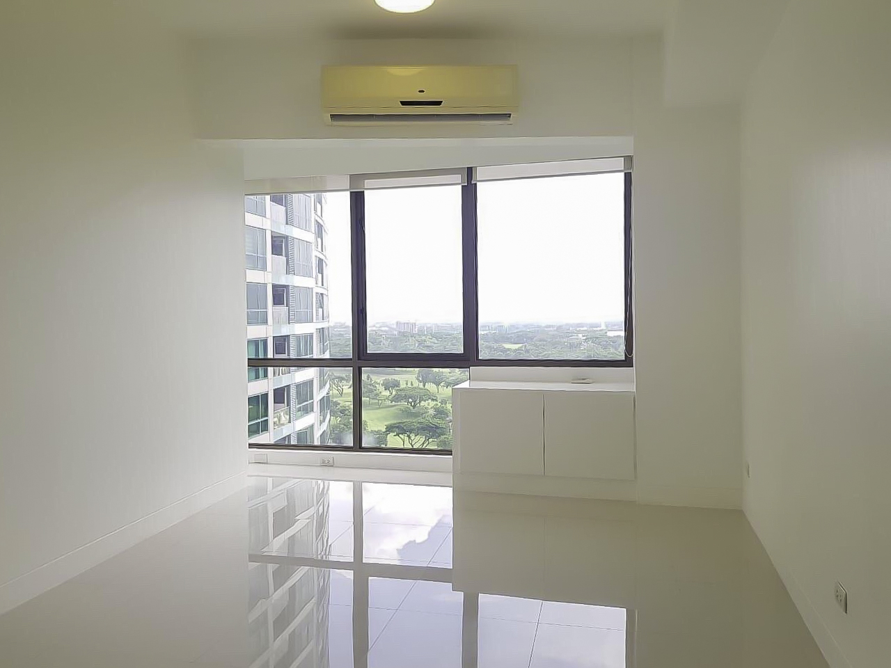 For Sale, 2 BR Semi Furnished Condo in Bellagio 3, BGC, Taguig City