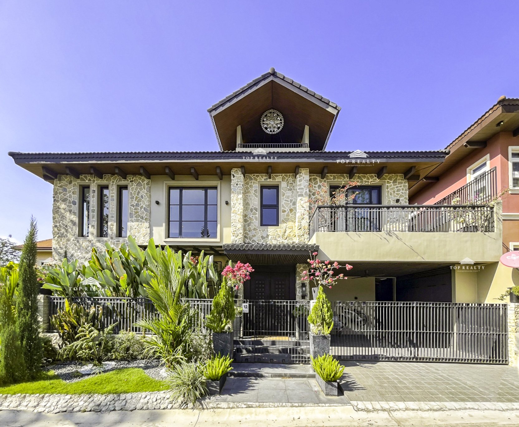 For Sale:  5-Bedroom 5BR House and Lot in Las Piñas City at Portofino Heights