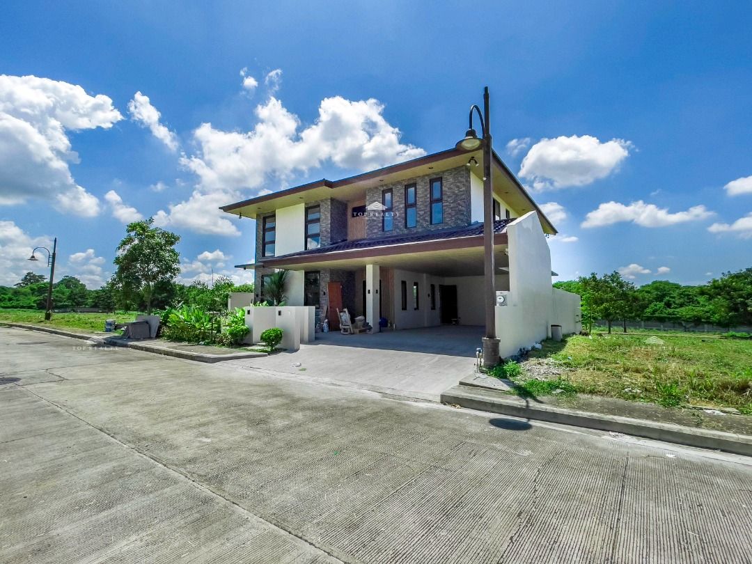 For Sale: 5BR House and Lot for Sale at Alabang West Village in Las Piñas City