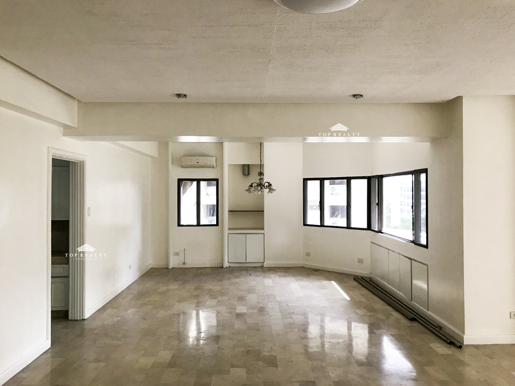 For Rent: 3-Bedroom 3BR Condominium Unit for Rent at Twin Towers, Makati City