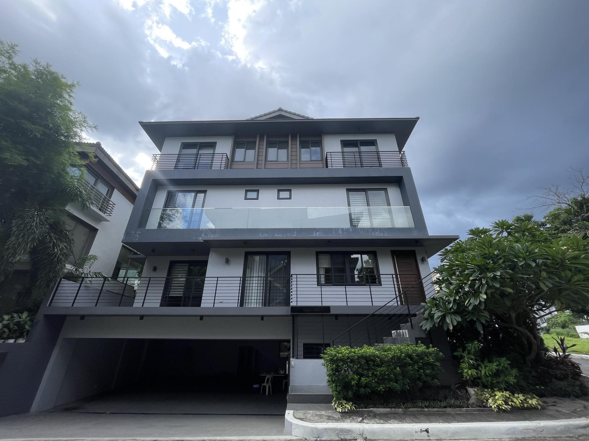 Fully Furnished 5 Bedroom House and Lot for Lease in McKinley Hill, Taguig City