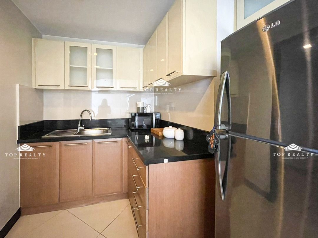 RUSH SALE! GOOD DEAL! For Sale: 1-Bedroom 1BR Condo Unit in Makati City at One Central Condominium