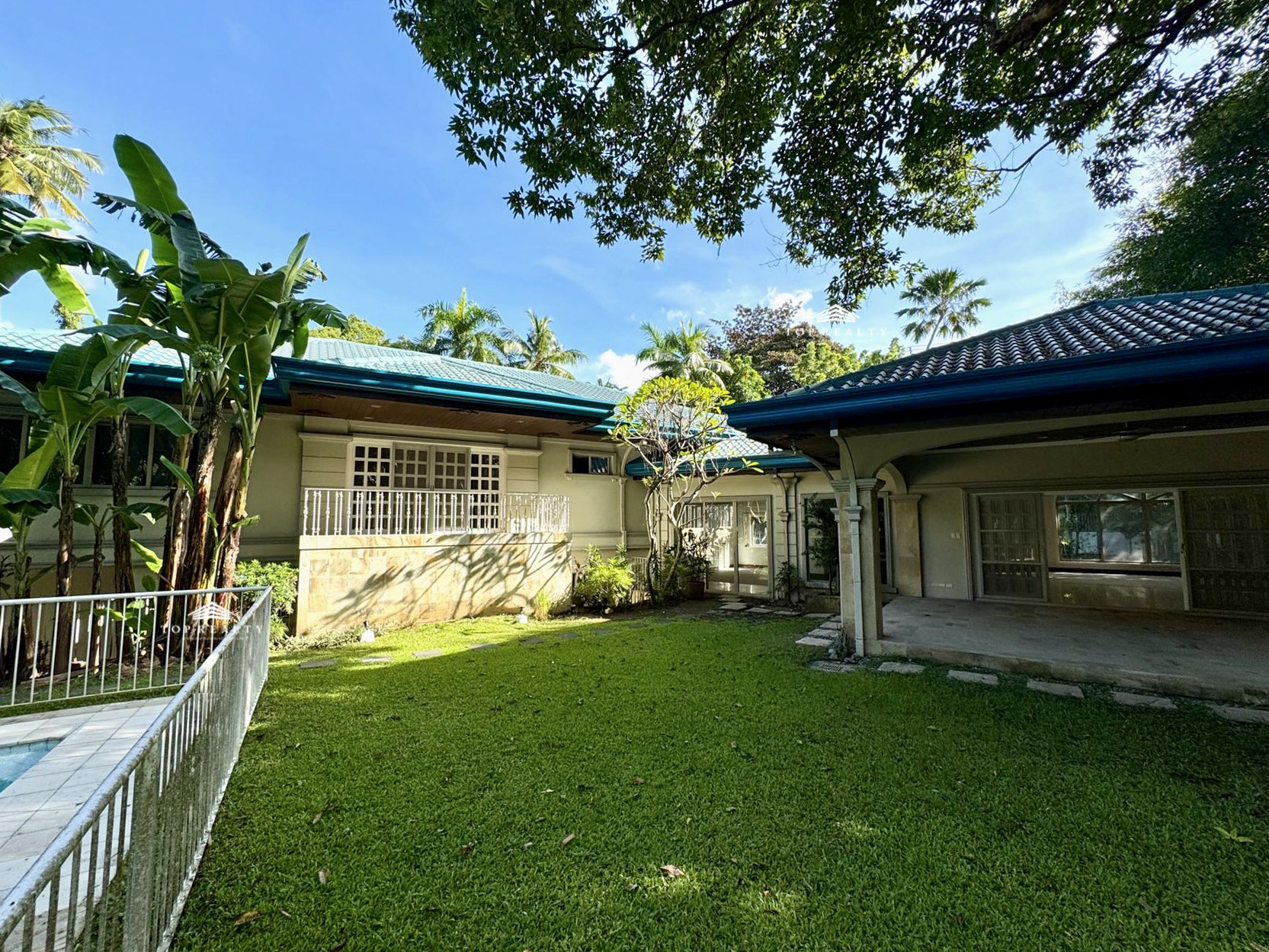 800 sqm North Forbes 4-Bedroom House For Rent in Makati City