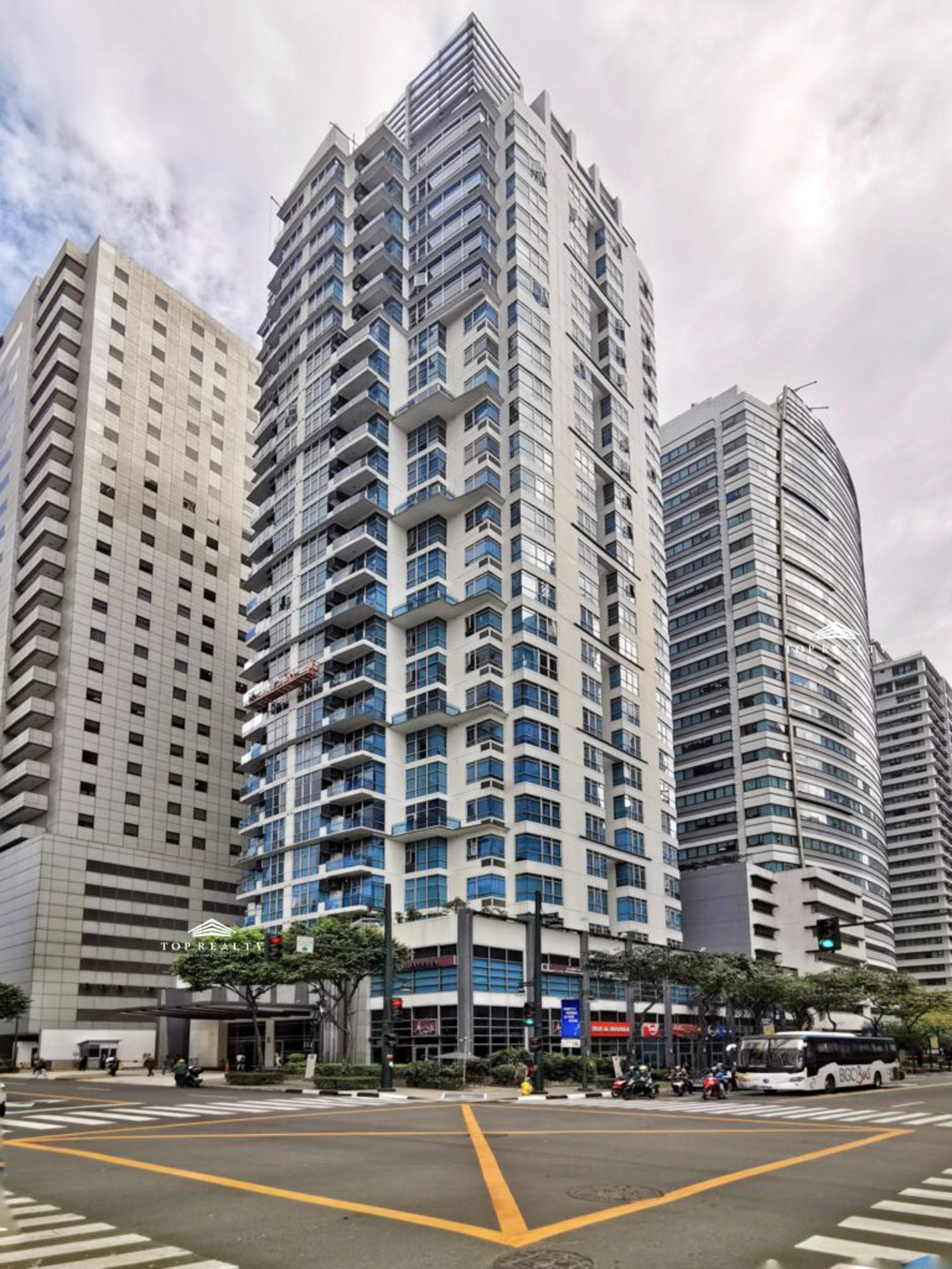 For Rent: 3BR 3-Bedroom Condo Unit at Sapphire Residences in Fort Bonifacio, BGC, Taguig City