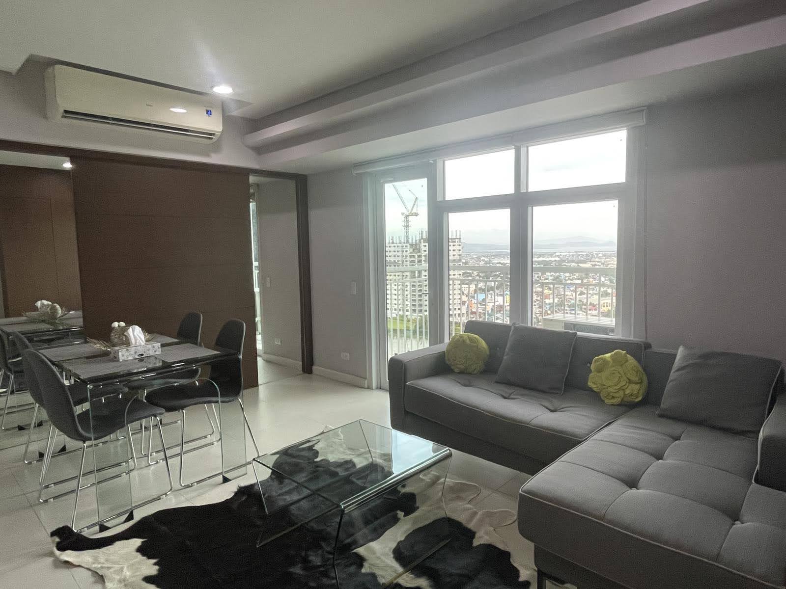 2br for rent in The Red Oak at Two Serendra BGC Taguig City