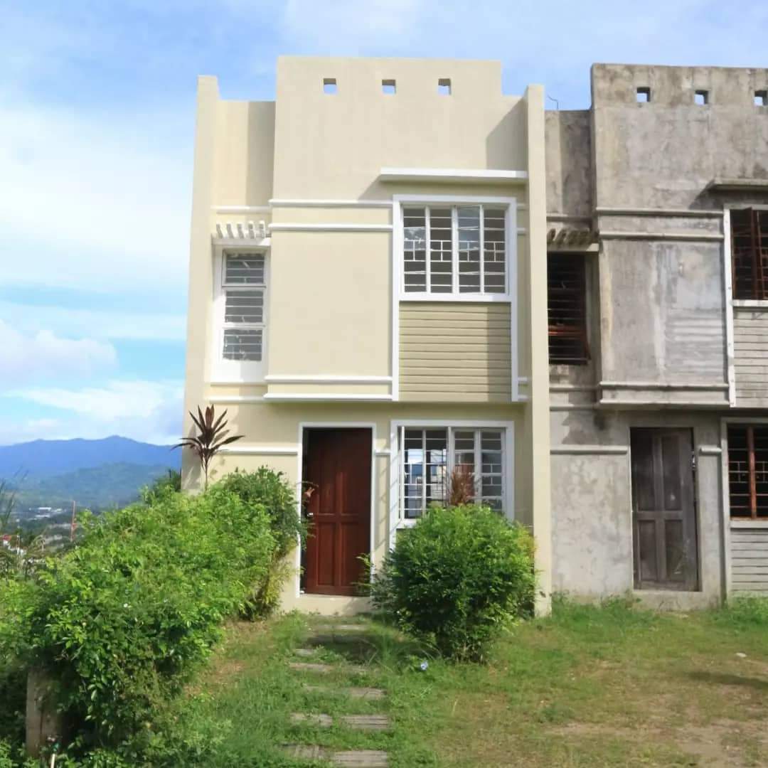 Townhouse Pre-selling and Ready-for-Occupancy in Rodriguez,Rizal