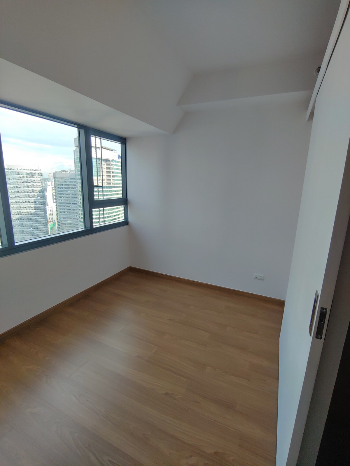 1 Bedroom in The Rise Makati for Rent