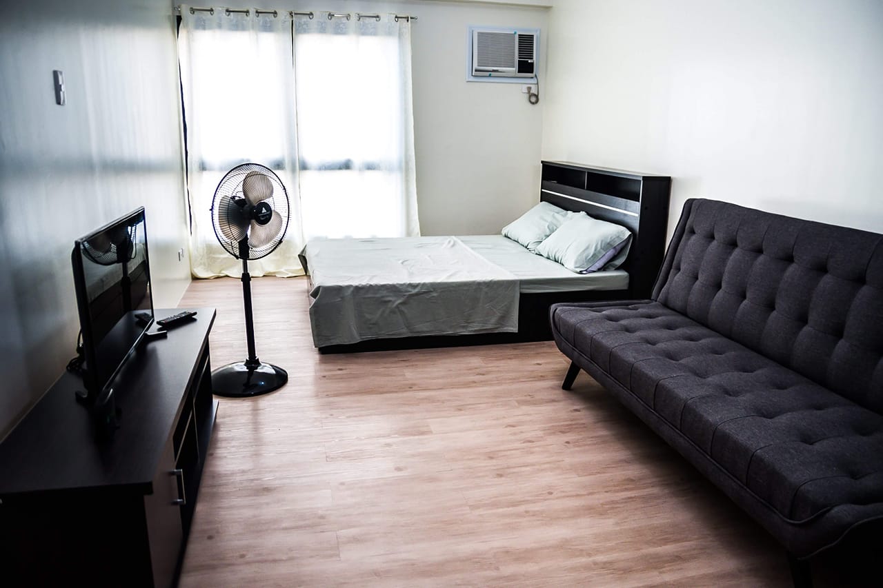 STUDIO TYPE IN QC FULLY FURNISHED