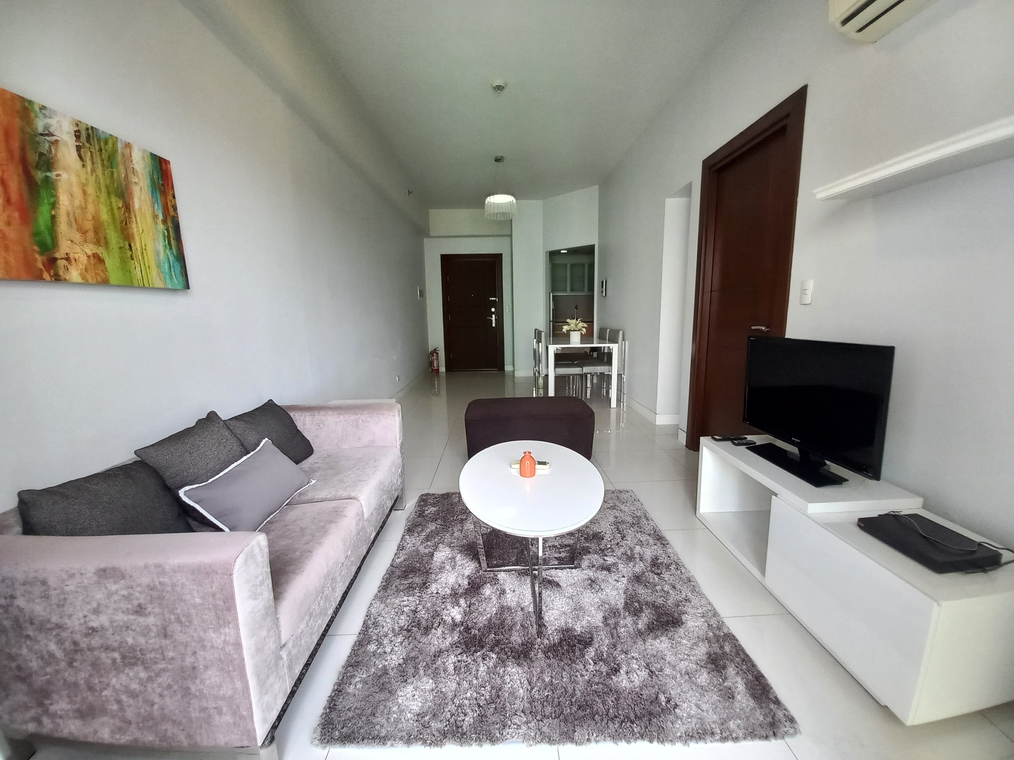 1BR FULLY FURNISHED TWO CENTRAL