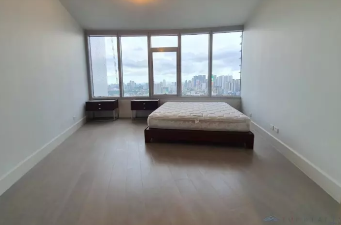 3 Bedroom Semi Furnished in Makati for Sale