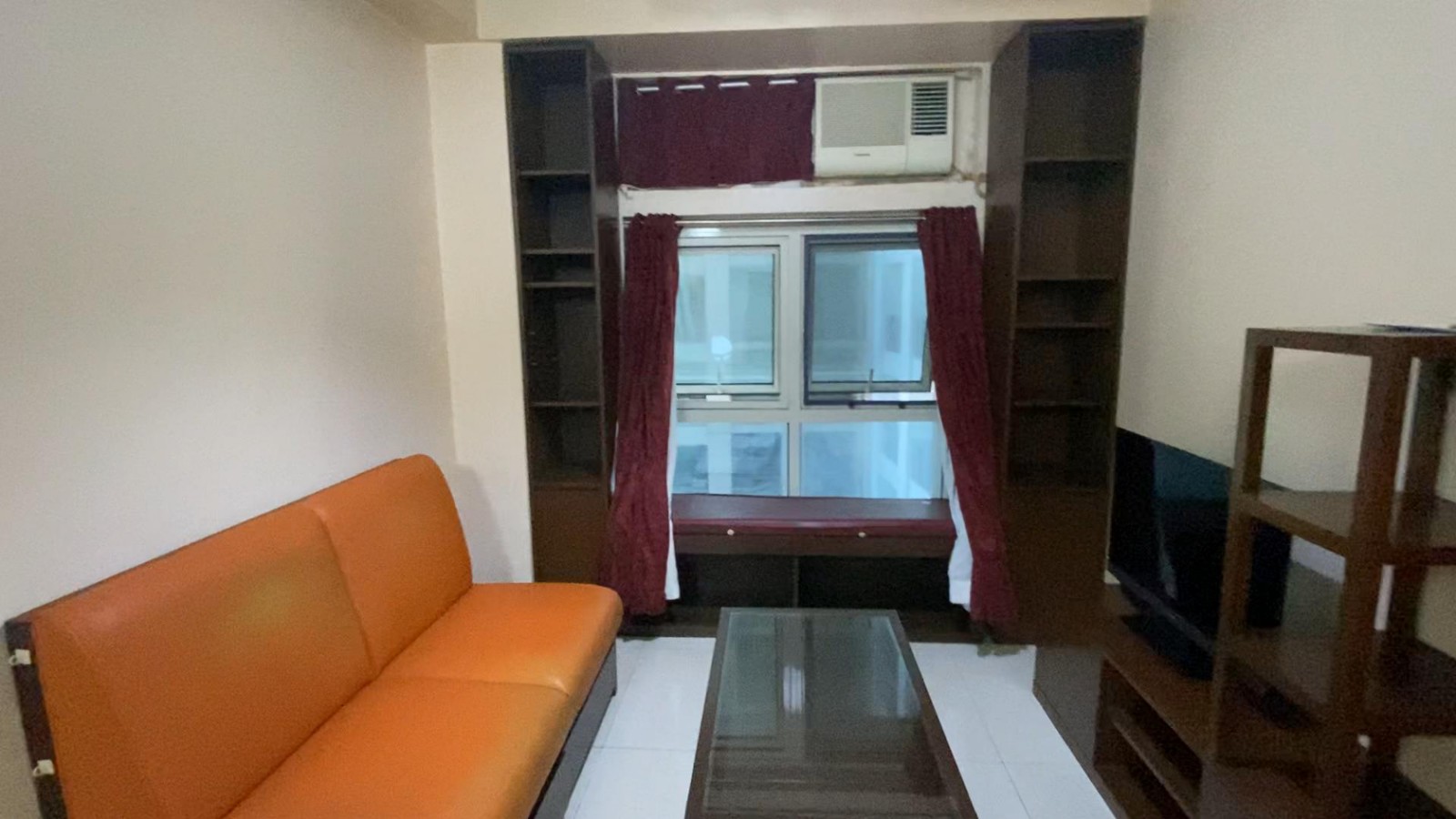 1 BEDROOM WITH 1 PARKING FOR SALE in QC