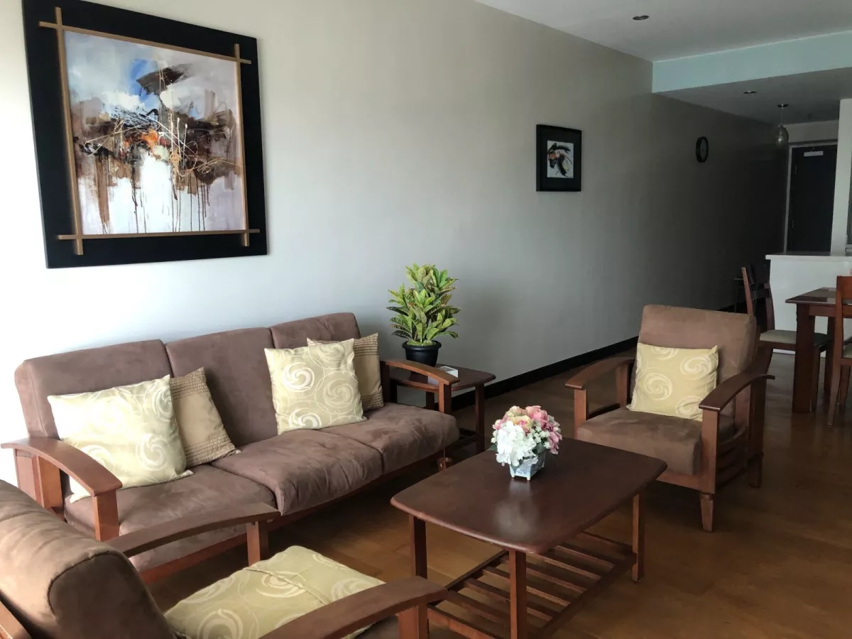 For Sale: 1BR The Residences at Greenbelt, Makati City