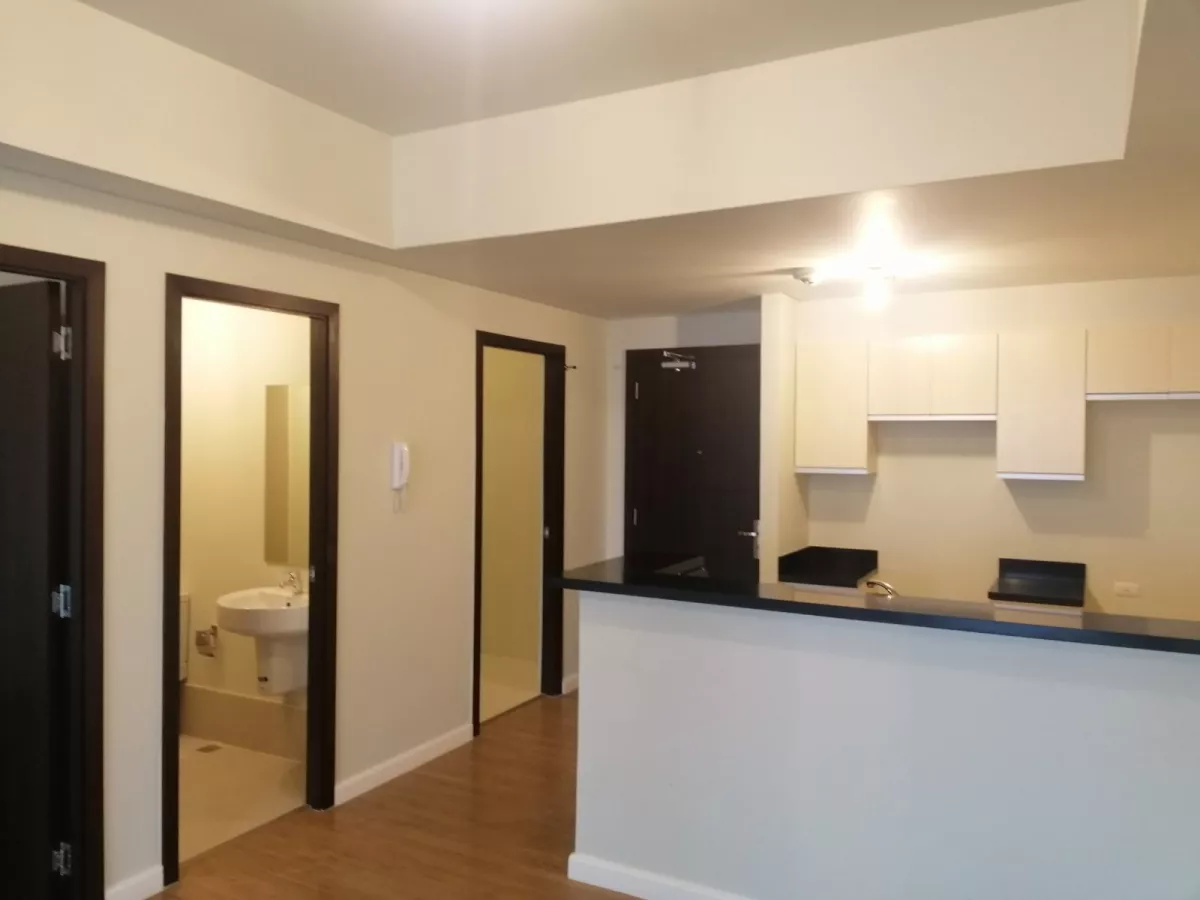 For Sale: 2BR Kroma Tower - Makati