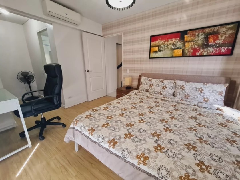 For Sale: 2 Bedroom Unit at Senta in Legazpi Village, Makati