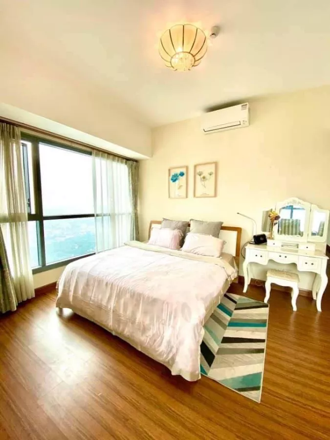 For Sale: 2BR Shang Salcedo Place, Makati
