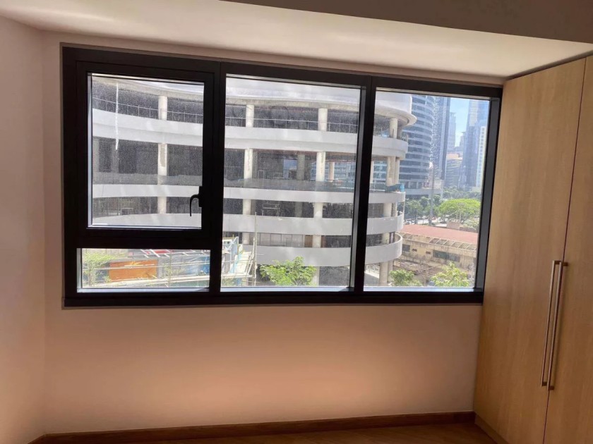 For Sale: 2BR The Rise - Makati