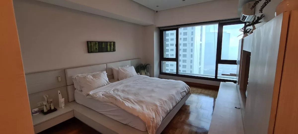 For Sale: 2BR - Shang Grand Tower, Makati