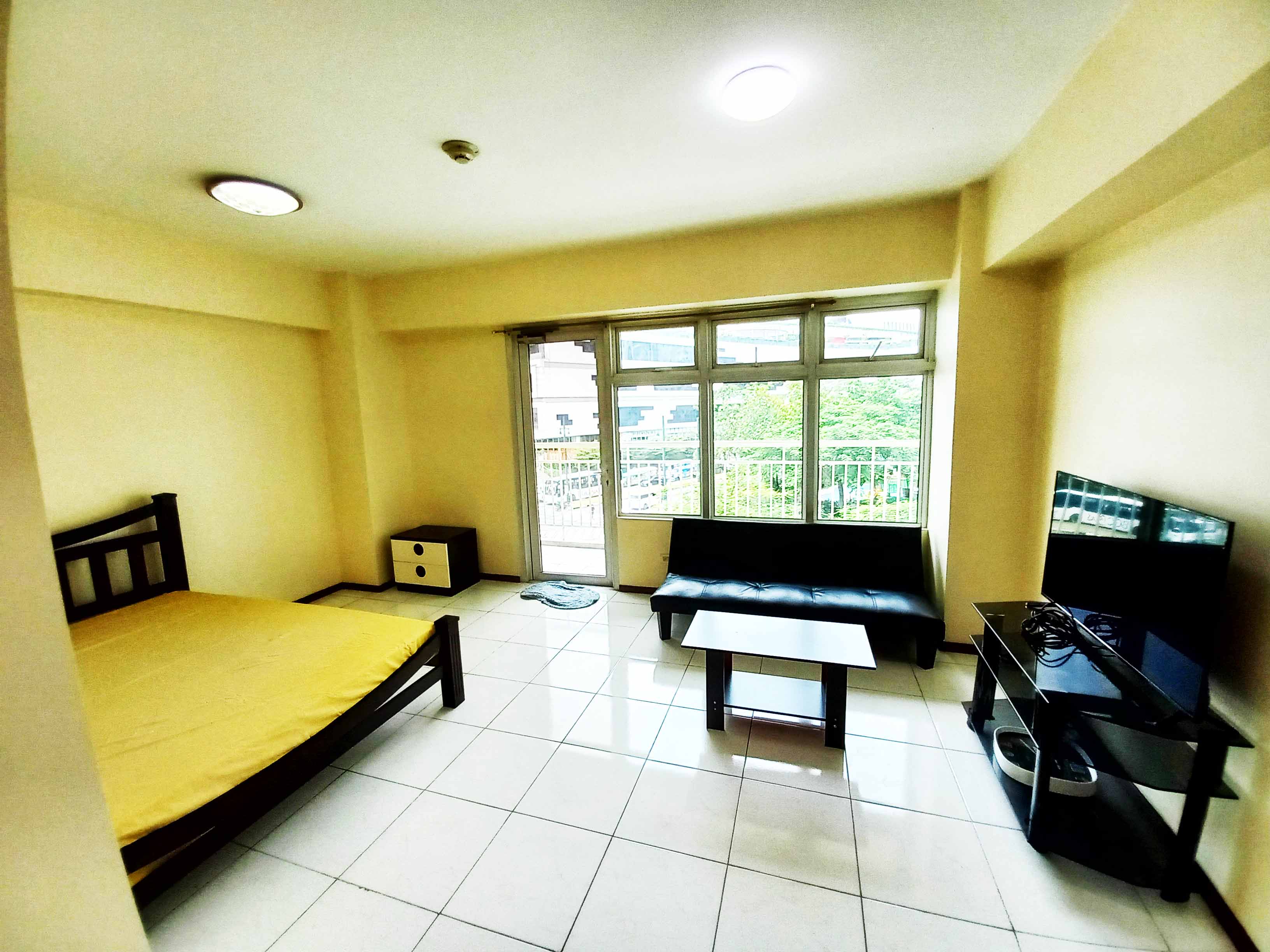 Studio Type Unit in Two Serendra For Sale