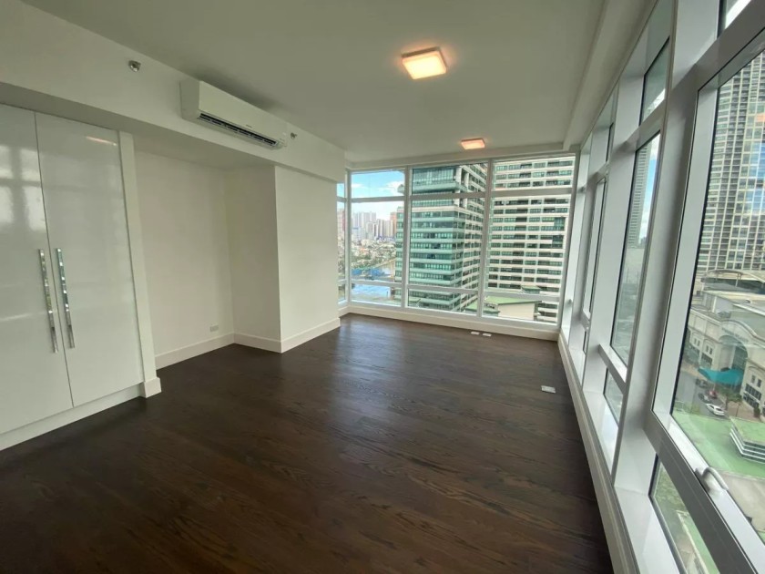 FOR SALE: 3 Bedroom Unit in Edades Tower - Rockwell Center, Makati City