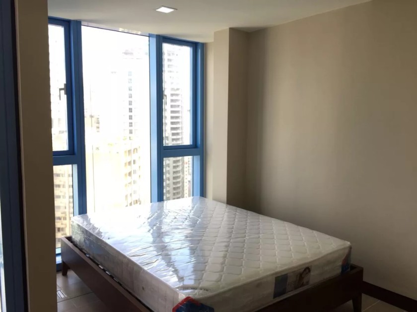 2 Bedroom Unit For Sale in Three Central