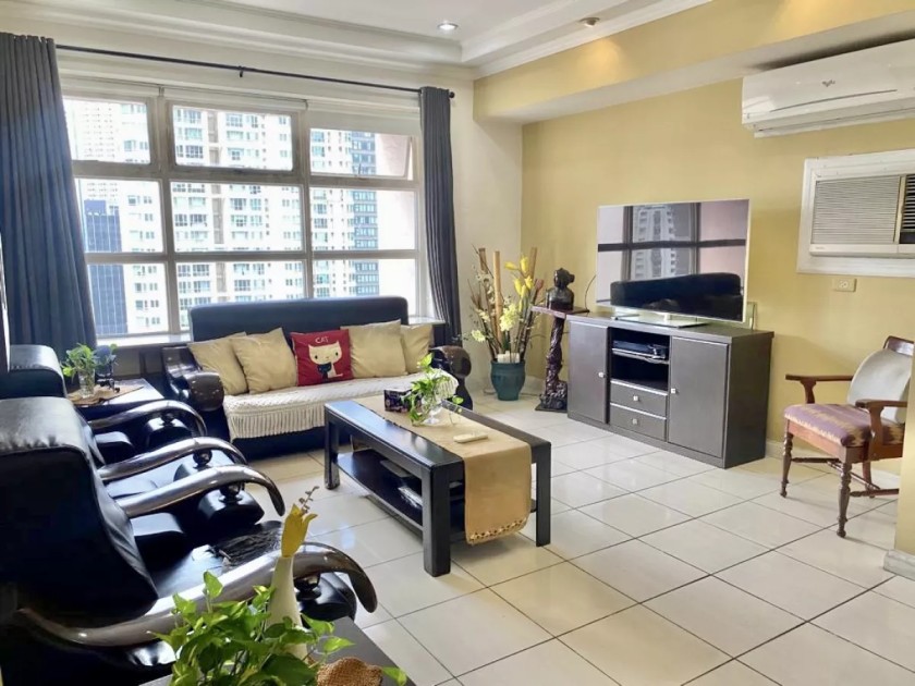 For Sale: 2 Bedroom Unit in One Lafayette Square, Salcedo Village, Makati