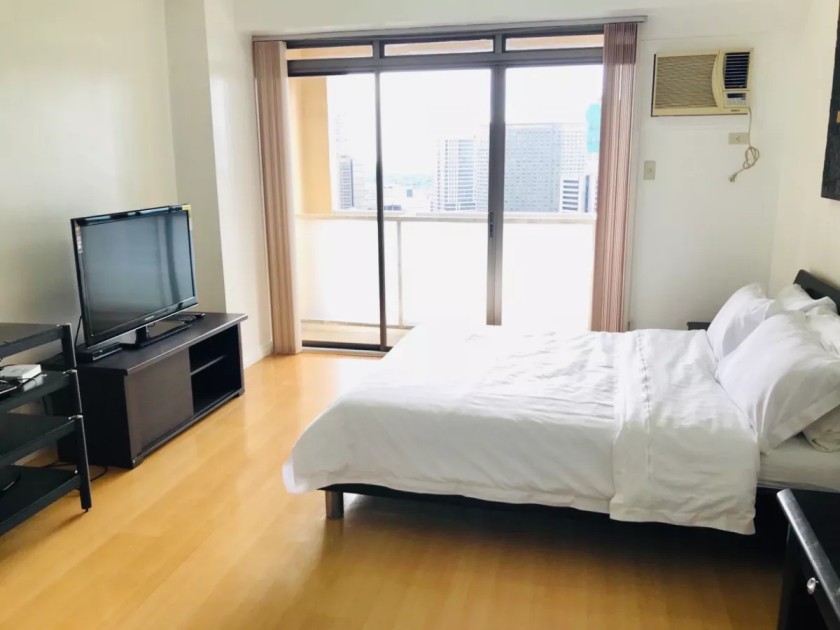 1BR Condo for Sale in Paseo Parkview Suites, Salcedo Village, Makati