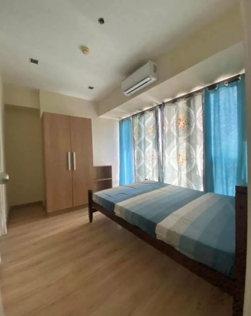 For Sale 2 Bedroom w/ balcony at Knightsbridge Residences, Makati