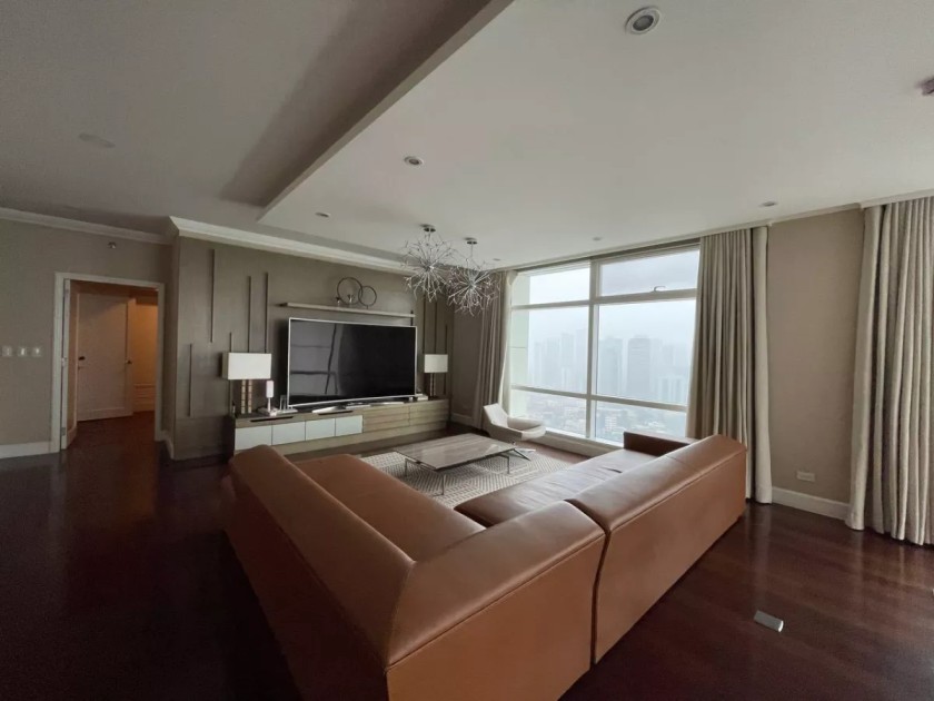 For Sale Fully Furnished 3 Bedroom Unit at One Roxas Triangle Makati City