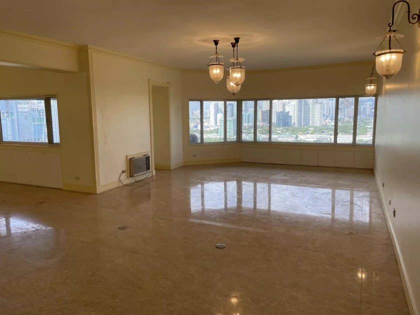 3 Bedroom Condominium unit in Twin Towers Makati City for Sale