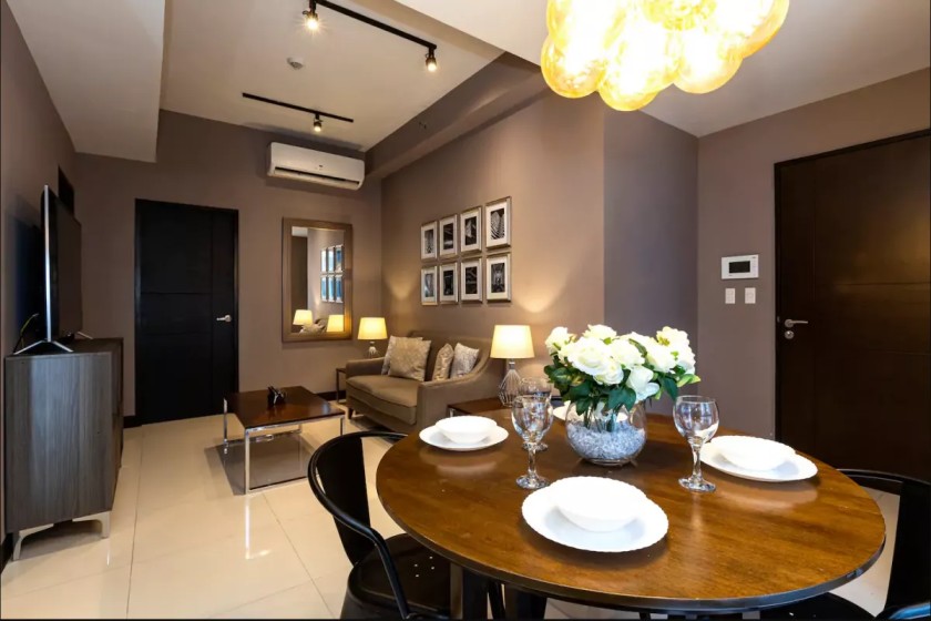 For Sale: 2 BR Unit In Greenbelt Hamilton For Sale in Makati