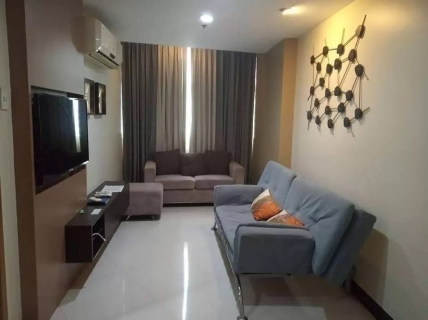 1 Bedroom Condo with Parking at One Central, Makati City