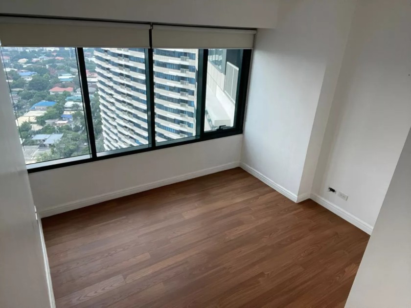 One Rockwell Condo 2 Bedroom For Sale