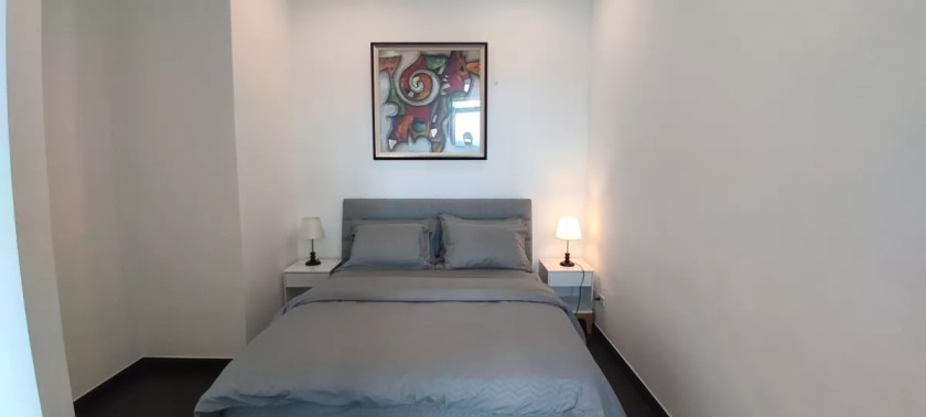 High-end Condominium in Trump Tower studio for sale