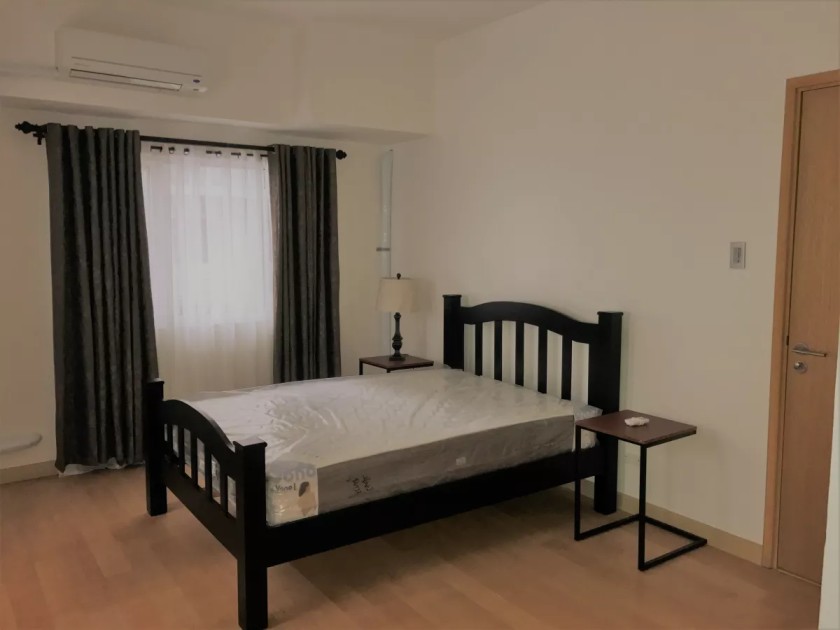 Signa Designer Residences 1 Bedroom Condominium with Balcony For Sale in Makati