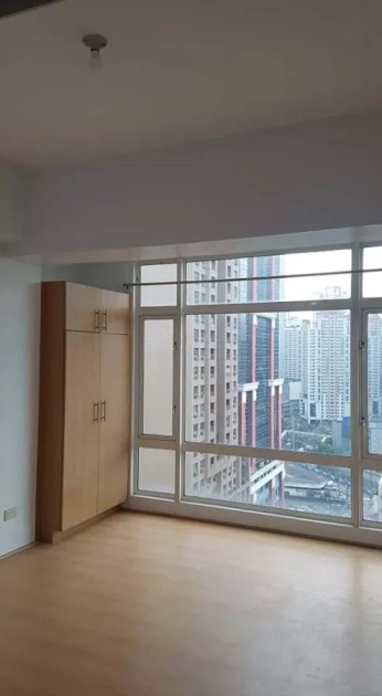For Sale Unfurnished 1 Bedroom Condo unit at Oriental Garden, Makati City