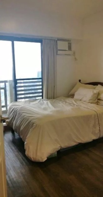 For Sale Spacious, Corner 3BR Unit w/ 2 balconies in Flair Tower, Mandaluyong