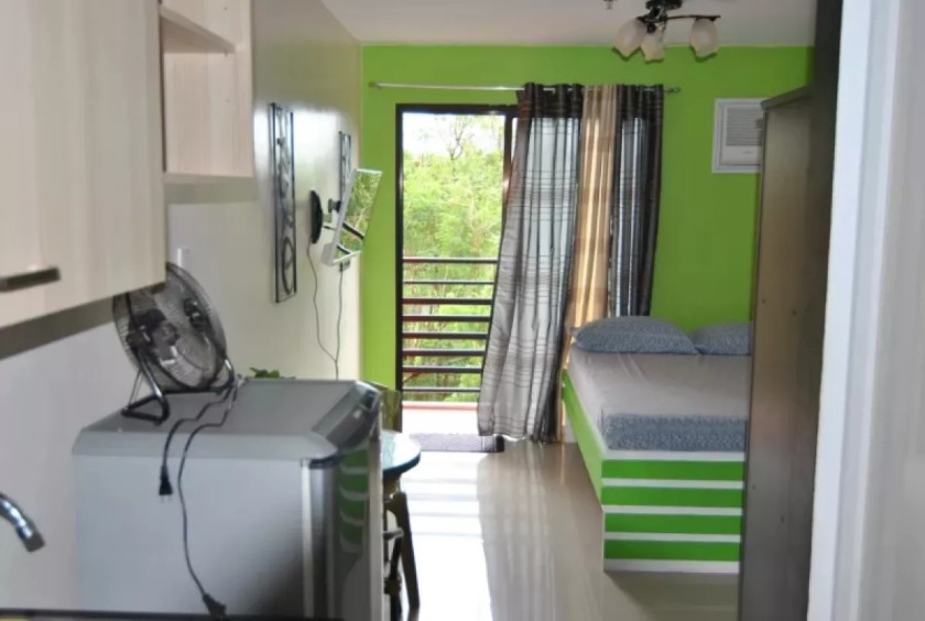 Studio Unit at The Pearl Place, Pasig City For Sale