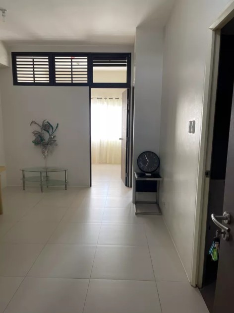 Penthouse Unit w/ parking for Sale in The Pearl Place Ortigas