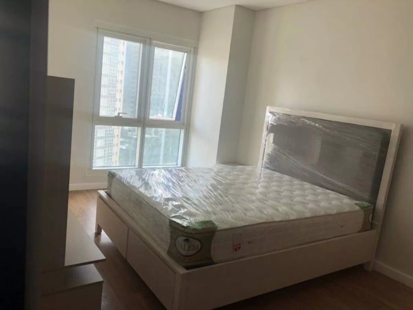 For Sale: 1BR Two Serendra