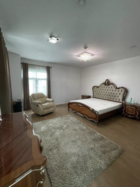 For Sale: Two Serendra - Meranti Tower - 3 bedroom