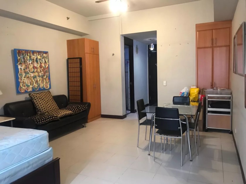 Semi-Furnished Studio Unit For Sale in Fairways Tower at BGC Taguig