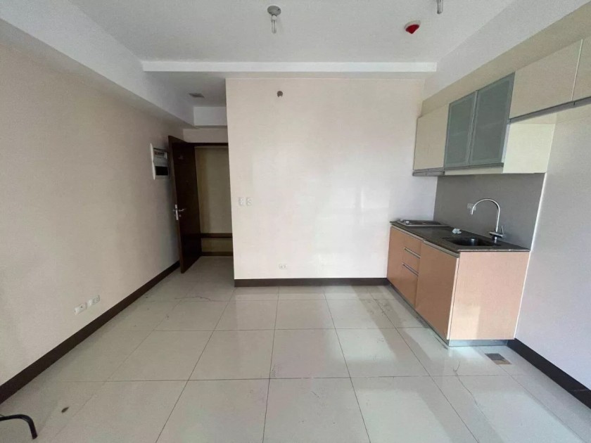 Studio Unit Semi Furnished For Sale in Viceroy Residences Tower 4, Taguig